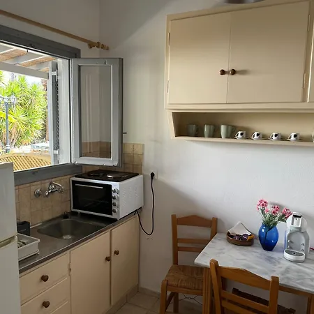 Akti And Affittacamere 3*