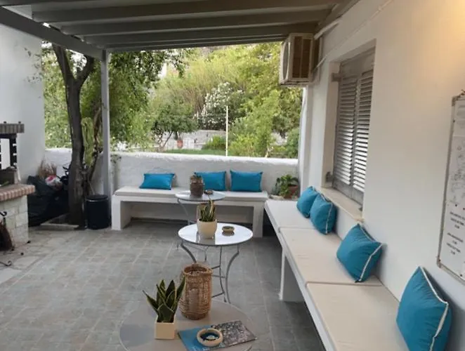 Akti And Livadi (Serifos)