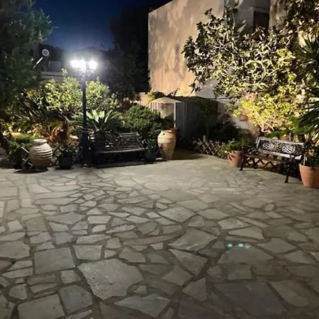 ゲストハウス Akti And