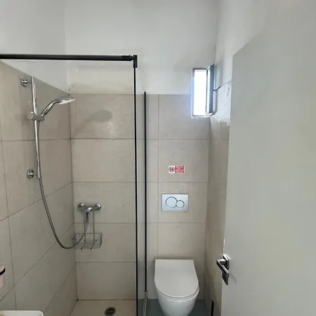 Akti And Guest house