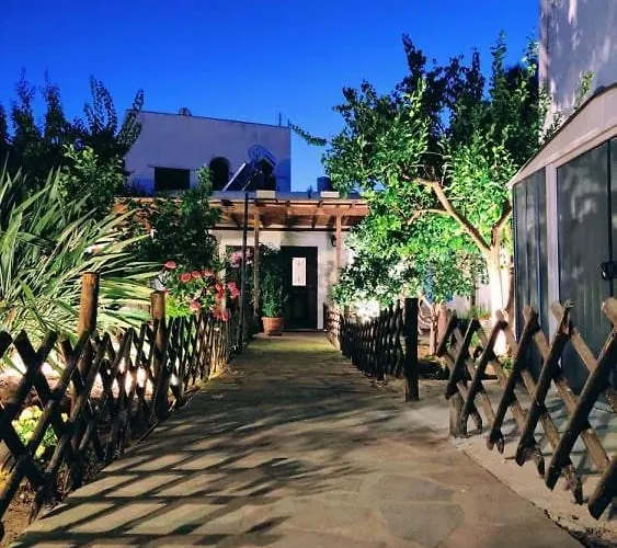 Akti And Pensión Livadi (Serifos)