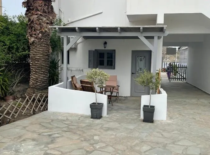 Akti And Guest house 3*