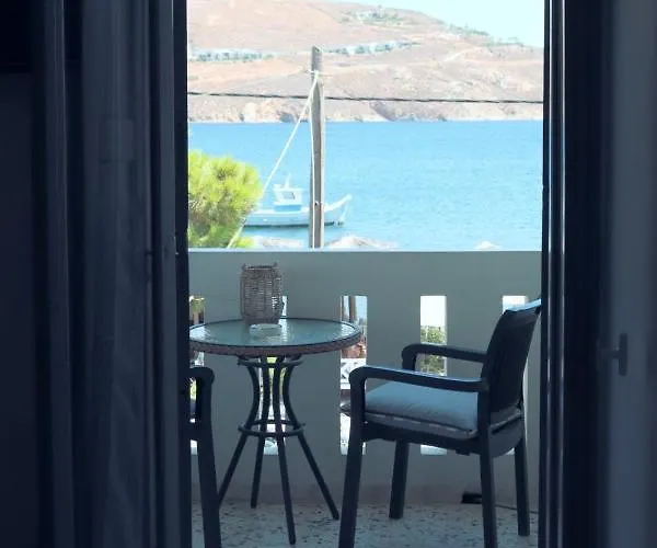 Akti And Guest house 3*