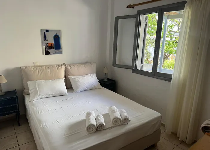 Akti And Guest house 3*